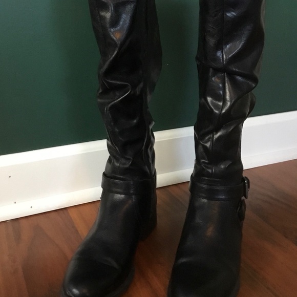 Boots - Picture 2 of 5